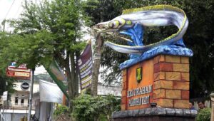 Tugu Ikan Layur, Jejak Kepemimpinan Lurah Palabuhanratu