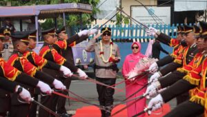 Disambut Pocil dan Gerbang Pora, AKBP Sentot Kunto Wibowo Resmi Jabat Kapolresta