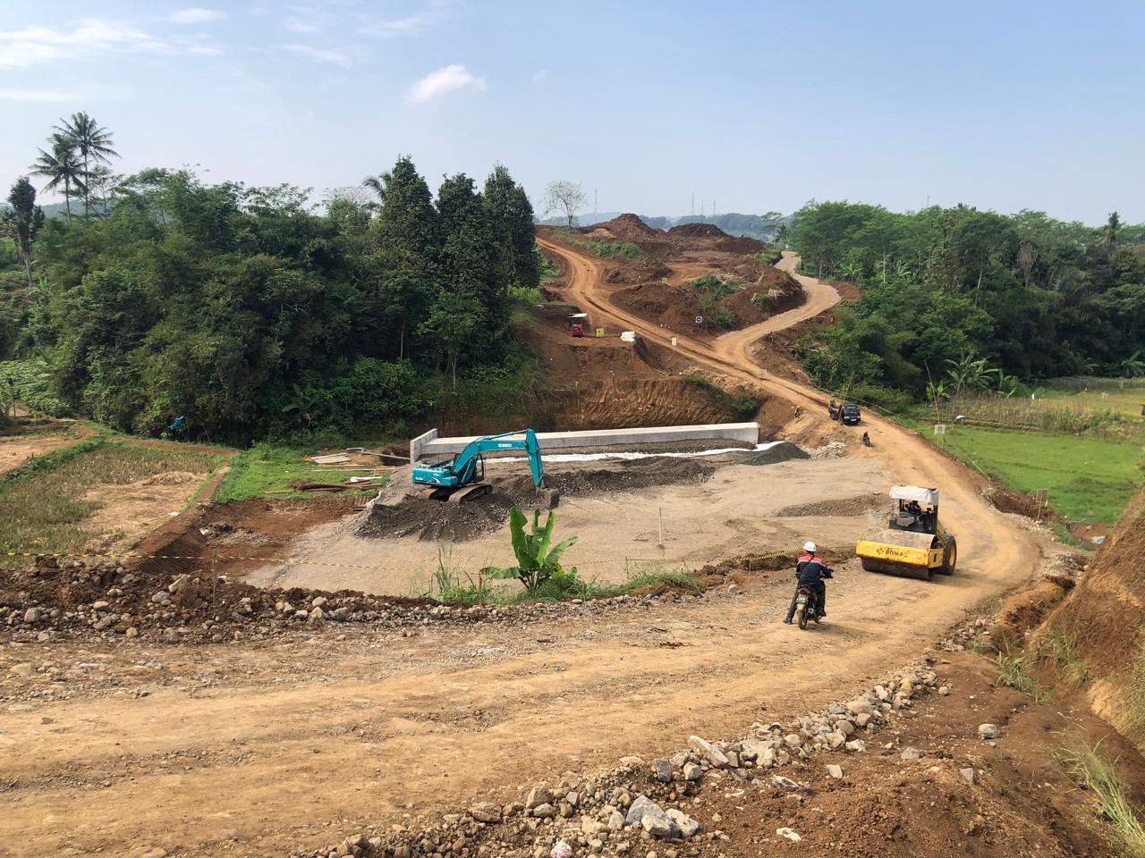Ambisi Pemerintah Kabupaten Sukabumi untuk mempercepat konektivitas melalui Tol Bogor–Ciawi–Sukabumi (Bocimi) Seksi 3 kini memasuki fase krusial.