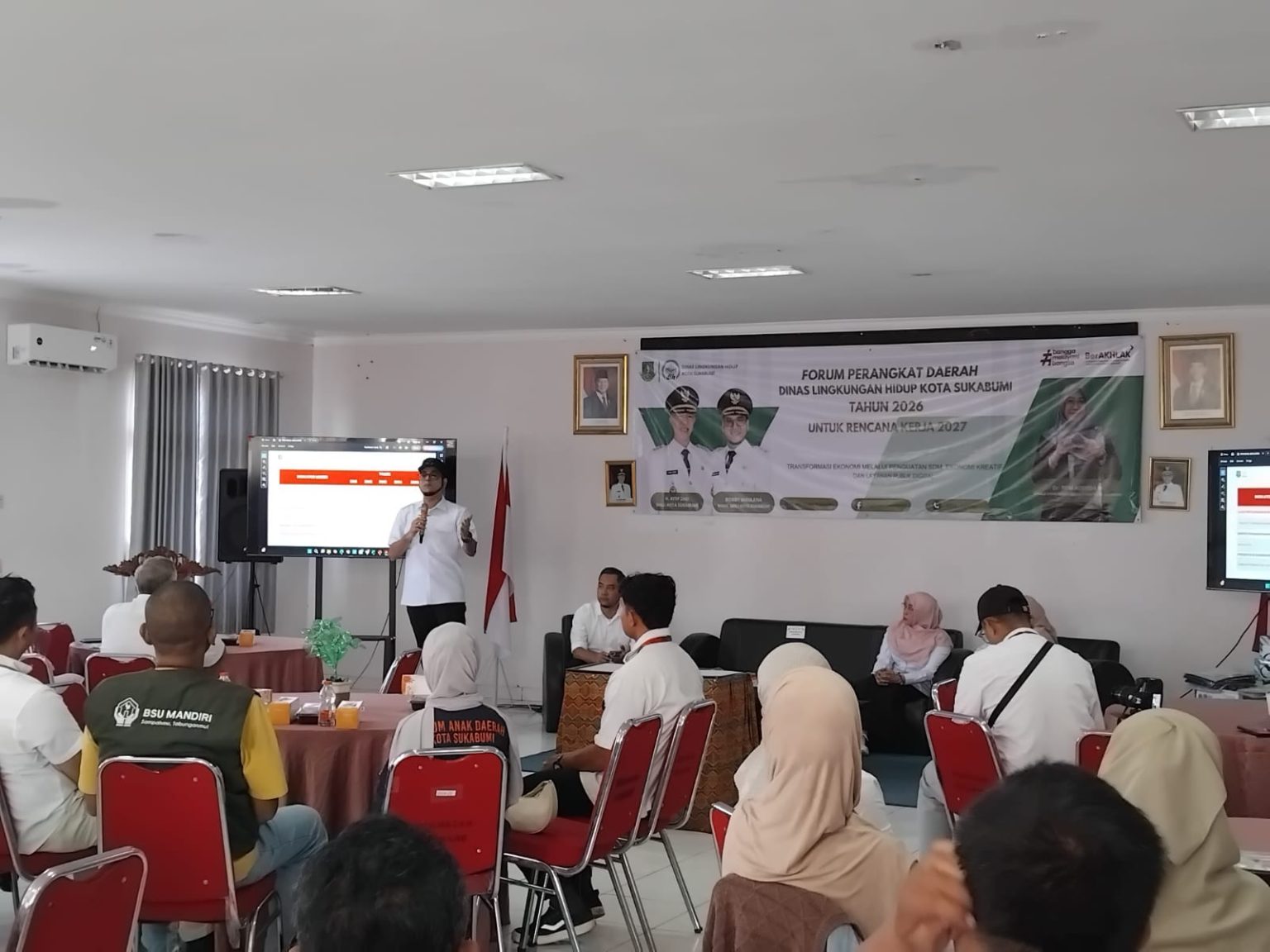 DLH Kota Sukabumi menggelar Forum Perangkat Daerah di Kantor Kecamatan Citamiang. Forum ini menegaskan komitmen pengurangan sampah dari hulu sebagai strategi utama menghadapi lonjakan timbulan harian. (FT: IST)