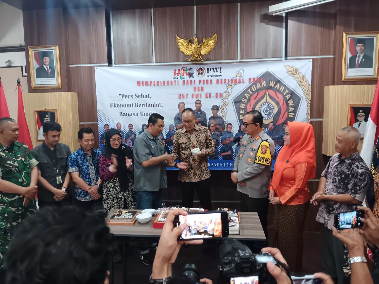 Sinergi untuk Sukabumi lebih maju: PWI Kota Sukabumi bersama Pemkot memperingati Hari Pers Nasional 2026 dan HUT ke-80 PWI di Balai Kota Sukabumi, Kamis (12/2).