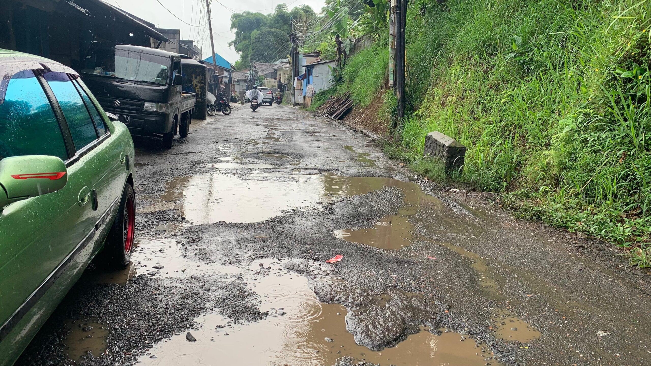 Pemkot Sukabumi tetap masukkan 10 ruas jalan ke daftar pemeliharaan 2026 meski anggaran seret akibat penurunan transfer dana pusat.