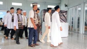 Almaida Tour and Travel Kembali Berangkatkan 49 Jamaah Umrah