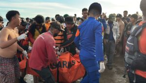 Libur Lebaran Berujung Duka, Remaja Tewas Terseret Ombak