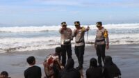 Kapolres Sukabumi Turun ke Pantai, Warning Wisatawan