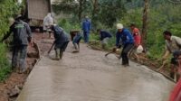 Satgas TMMD Reguler Ke-127 Kodim 0624 Bersama Warga Cor Jalan hingga Tuntas 1500 Meter