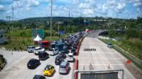 Exit Tol Bocimi Parungkuda Macet Panjang Usai Lebaran