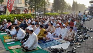 Sebagian Umat Muslim Gelar Shalat Idul Fitri Hari ini