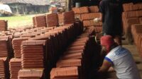 Dari Tanah Liat ke Harapan: Kisah Hena Gian Hermana Mengangkat Usaha Genteng Bersama BRI