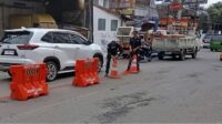 Dishub Kota Sukabumi Pasang Water Barrier untuk Urai Kemacetan