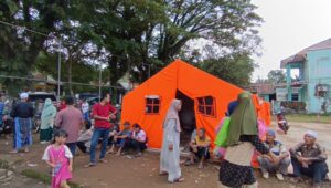 Pergerakan Tanah Paksa Ratusan Warga Cijambe Mengungsi di Tengah Ramadan
