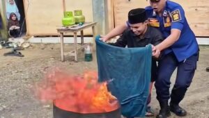 Ngabuburit Penuh Makna: Santri Al-Kafi Belajar Mitigasi Kebakaran