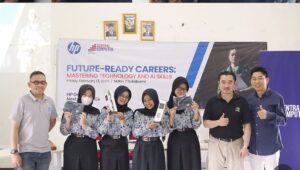 HP x Sentral Service Goes to School Hadir di SMKN 2 Kota Sukabumi, Bekali Siswa dengan Skill Teknologi dan AI Masa Depan