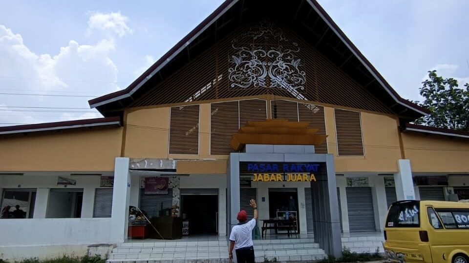 Kondisi Pasar Lembursitu di Jalan Pelabuhan II, Kecamatan Lembursitu, Kota Sukabumi, yang segera dihidupkan kembali dengan pengoperasian kios dan los kosong oleh Diskumindag.