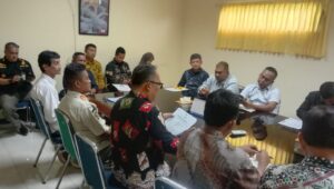 Satpol PP Dampingi DPRD Awasi Perizinan Perusahaan di Sukabumi
