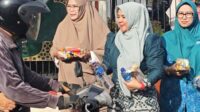 Ramadan Berkah, Kecamatan Warudoyong Tebar 150 Takjil