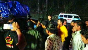 Maraknya Travel Gelap, Sopir L300 Protes di Jalur Utara Sukabumi