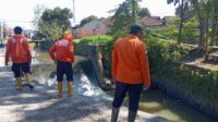 BPBD Sukabumi Intensifkan Mitigasi Banjir di Jembatan Merah