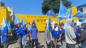 75 Buruh Sukabumi Kena PHK Sepihak Jelang Lebaran, Buruh Gelar Aksi Protes