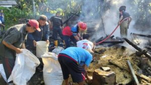 Rumah Panggung di Surade Ludes Dilalap Api Tengah Malam