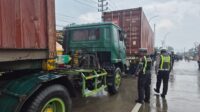 Puluhan Truk Sumbu 3 Nekat, Satlantas Sukabumi:  Langgar Aturan SKB