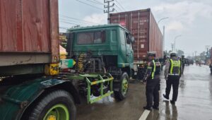 Puluhan Truk Sumbu 3 Nekat, Satlantas Sukabumi:  Langgar Aturan SKB
