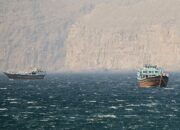 Iran Tutup Kembali Selat Hormuz, Dunia Cemas , Ratusan Kapal Tertahan