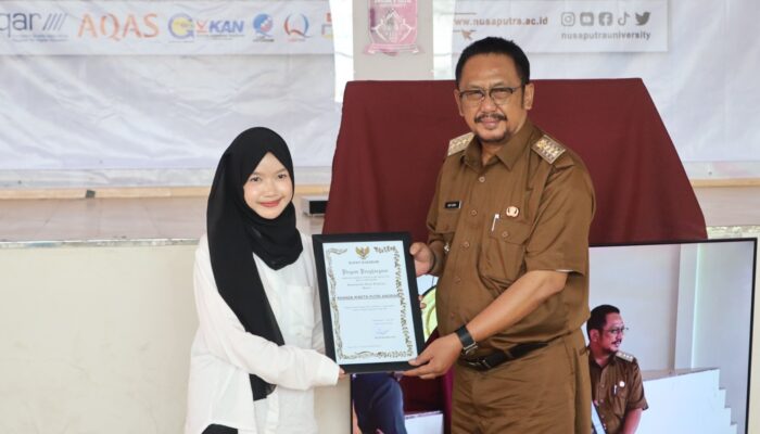 Dari Cicantayan ke Kampus Impian, Khanza Raih Nilai Tertinggi Beasiswa Bupati 2026