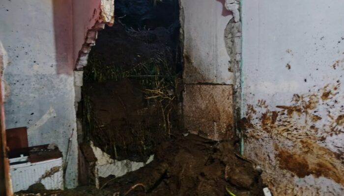 Karyawati PT GSI Tewas Tertimbun Longsor Sukalarang Sukabumi