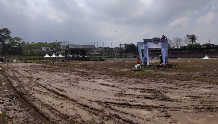 Konser Musik Tinggalkan Kerusakan, Suporter Minta Evaluasi Stadion