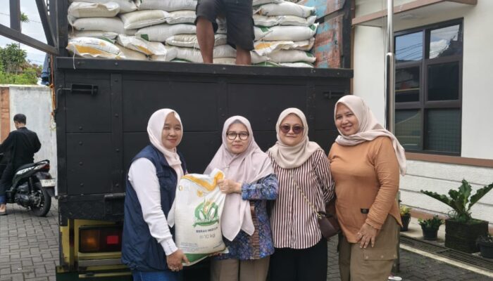 Beras dan Minyak Goreng Disalurkan ke Ribuan KPM Baros