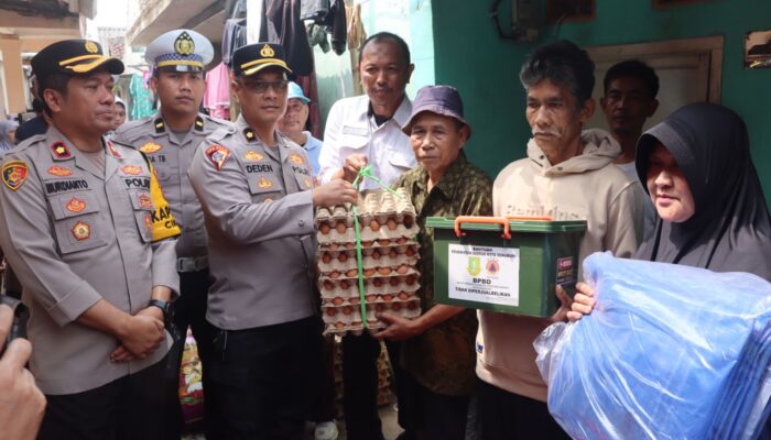 Polres Sukabumi Kota Beri Dukungan Korban Kebakaran Ciaul Pasir