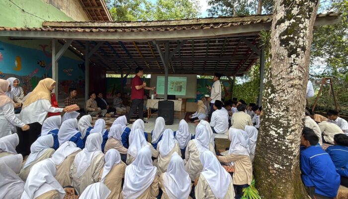 Siapkan ‘Kader’ Energi Bersih, DMCG Kenalkan Potensi Panas Bumi di Pelosok Sukabumi