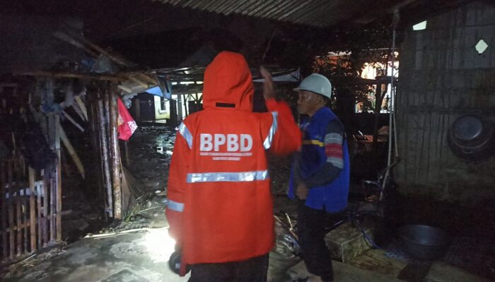 Sungai Cimandiri Meluap, Belasan Rumah di Cireunghas Terendam