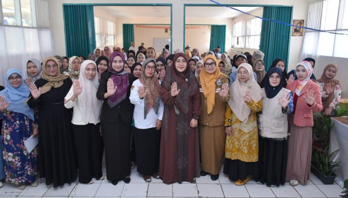 MTsN 1 Kota Sukabumi Kuatkan Sinergi Orang Tua Melalui Workshop Parenting