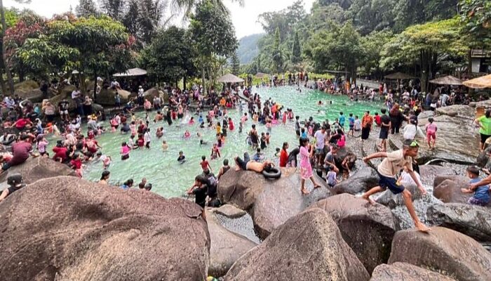 Pesona Alam Objek Wisata Taman Batu Purwakarta: Memikat Ribuan Pengunjung