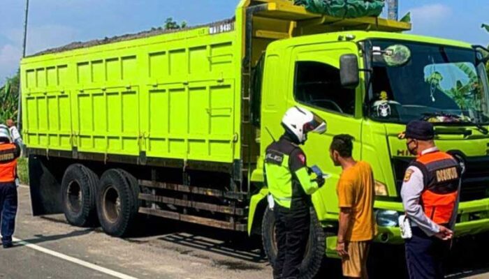 Soal Kerusakan Jalan Pajampangan Sukabumi, Dishub Jabar Acam Pidanakan Truk ODOL