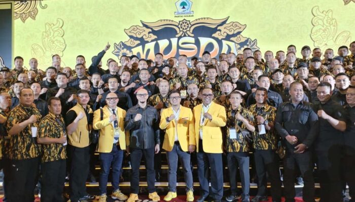Daniel Muttaqien Pimpin Golkar Jabar, Jaro Ade Beri Pesan Soliditas