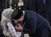 Jenazah 3 Prajurit TNI Tiba di Tanah Air, Presiden Prabowo Beri Penghormatan