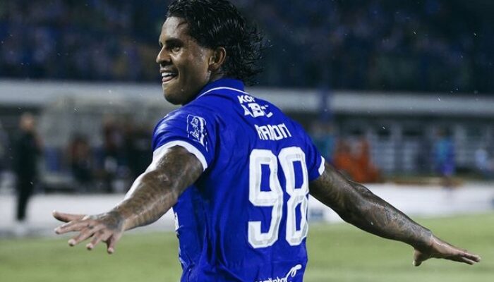Prediksi Dewa United vs Persib: Adu Ketajaman di Laga Panas