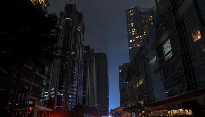 Malam Ini Jakarta Gelap Satu Jam, Tekan Emisi Karbon
