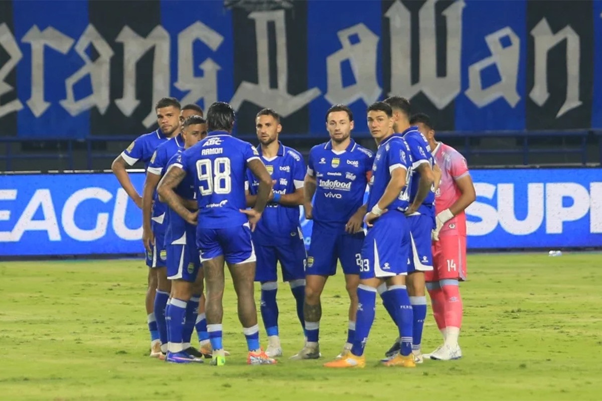 Persib Bandung wajib menang atas Arema FC demi menjaga takhta klasemen Super League dari kejaran Borneo FC