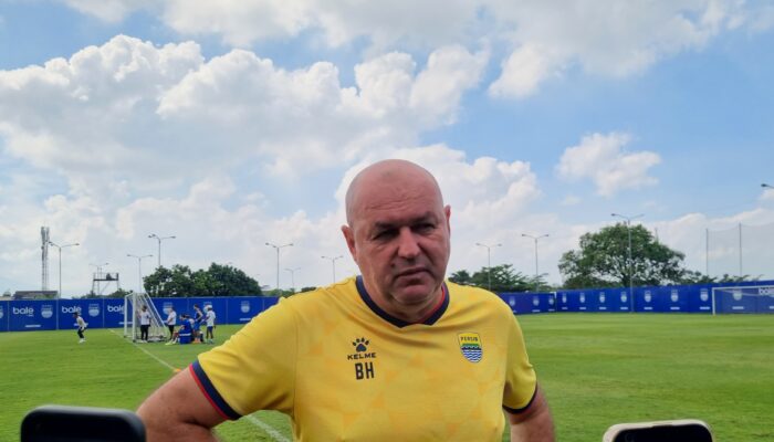 Respon Dingin Hodak Usai Persib Ditahan Arema: Liga Jadi Menarik