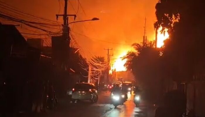 SPBE Cimuning Bekasi Terbakar, Warga Panik Usai Ledakan