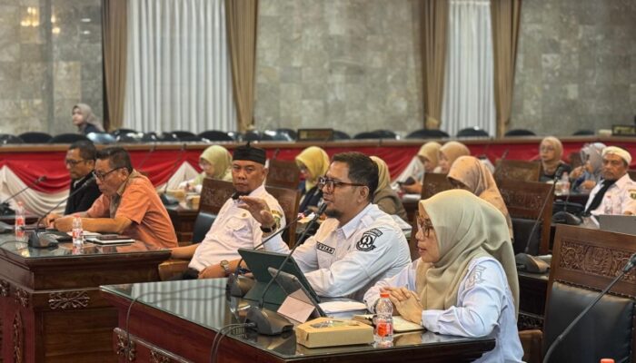 Guru Sukabumi Bakal Dapat Payung Hukum Lewat Raperda