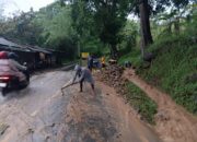 Banjir Limpasan di Nyalindung Hambat Arus Lalu Lintas