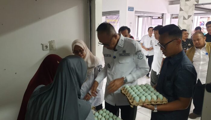 Pasar Lembursitu Masih Sepi Meski Lapak Digratiskan
