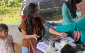 Dinas Kesehatan Kota Sukabumi menggelar cek kesehatan gratis di sekitar TPA Situmekar, Kecamatan Lembursitu.