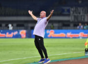 Persib Bandung Kokoh di Padang, Hodak Beri Catatan