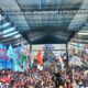Ribuan buruh berbondong-bondong menuju panggung utama Monas sejak pagi peringatan May Day 2026